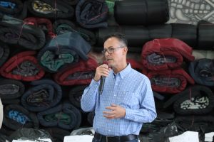 Entrega Gobierno Municipal apoyos invernales a familias de Nacozari de García