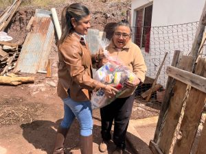 Entrega de despensas a familias del municipio