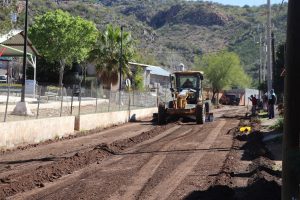 Arrancan trabajos de pavimentación con recursos propios en Nacozari